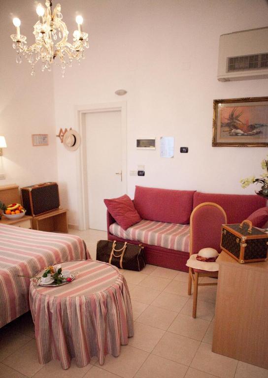 Hotel Tirreno Castiglioncello Rum bild